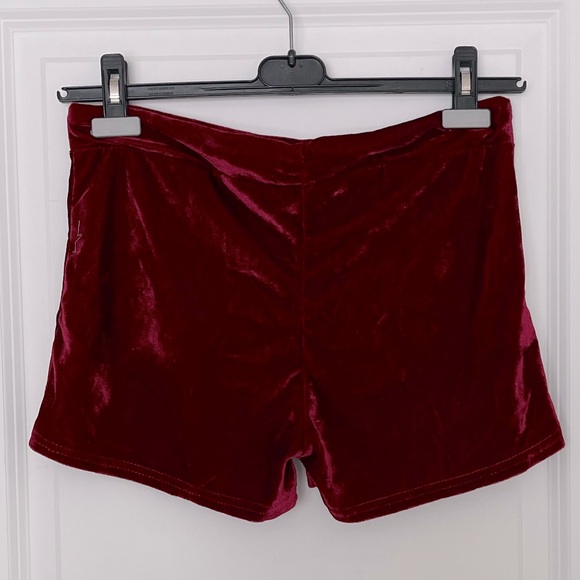 ✨3/10$ NWOT Red Crushed Velvet Shorts - Picture 3 of 4